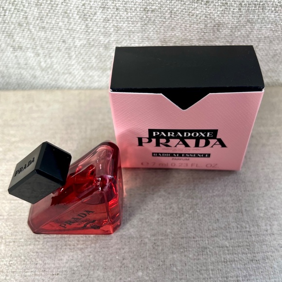 ❤️ PRADA Paradoxe Radical Essence mini (7 ml) - Picture 2 of 5